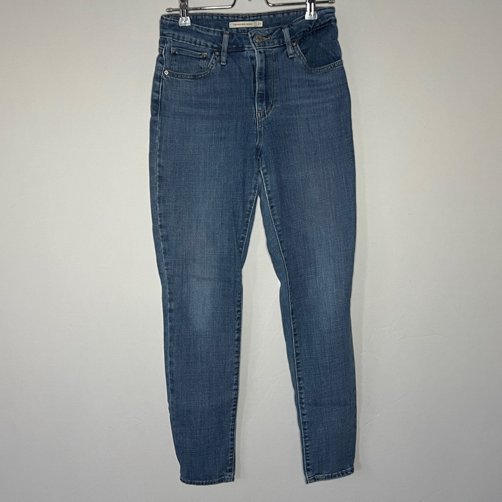 LEVI’S 721 High Rise Jeans
